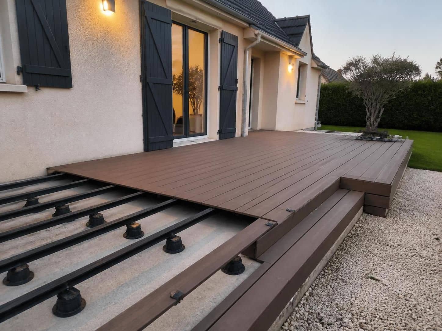 découvrez les avantages et les risques des terrasses en kit pas chères. apprenez à choisir un modèle fiable pour éviter les mauvaises surprises et profiter d'une installation facile à petit prix.
